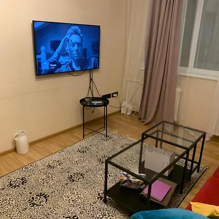 Cosy Near Downtown And Airport דירה