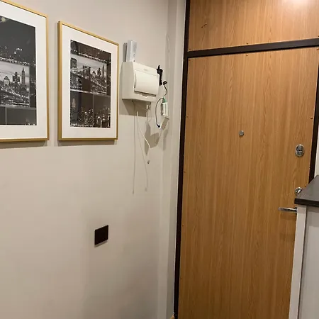 Cosy Near Downtown And Airport Apartment *